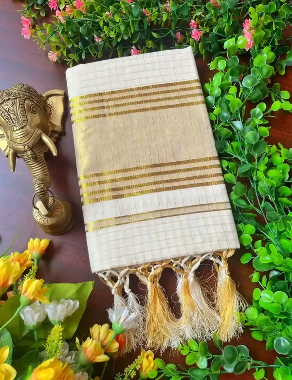 Premium_Balaramapuram_Tiny_Block_Kasavu_Cotton_Saree_For_Women
