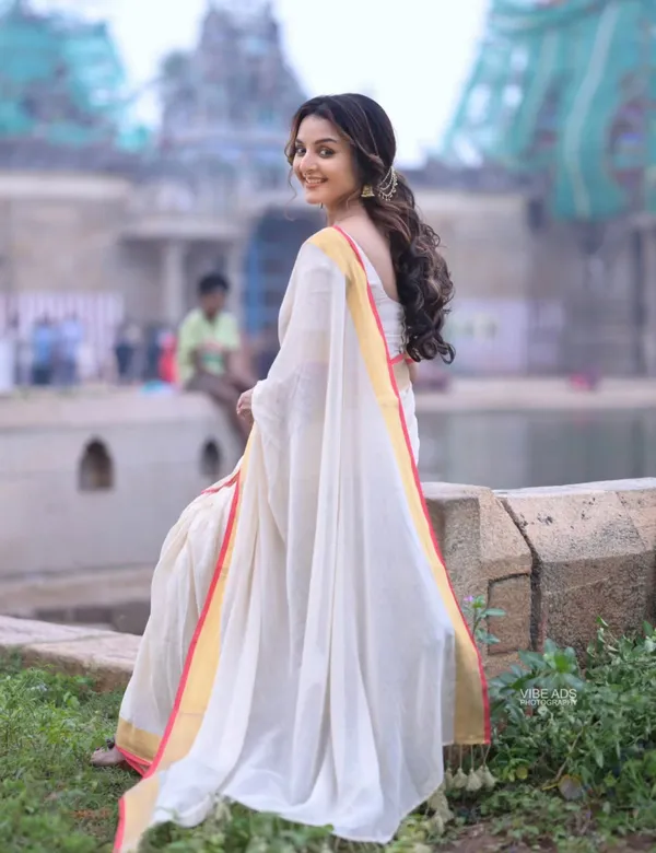 White_Premium_Mul_cotton_saree_For_Women