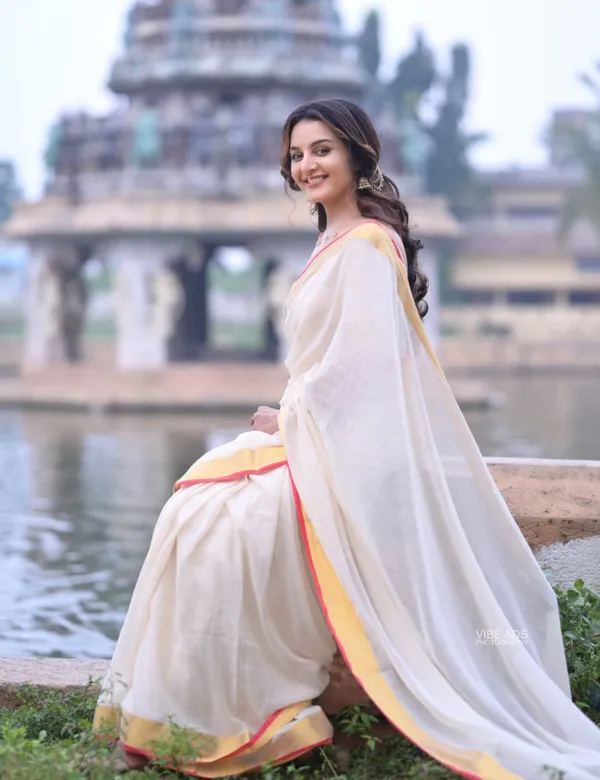 White_Premium_Mul_cotton_saree_For_Women