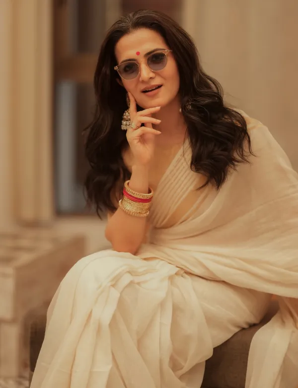 Half_White_Premium_Mul_cotton_saree_For_Women