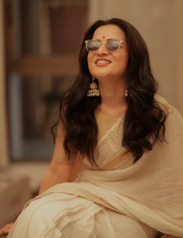Half_White_Premium_Mul_cotton_saree_For_Women