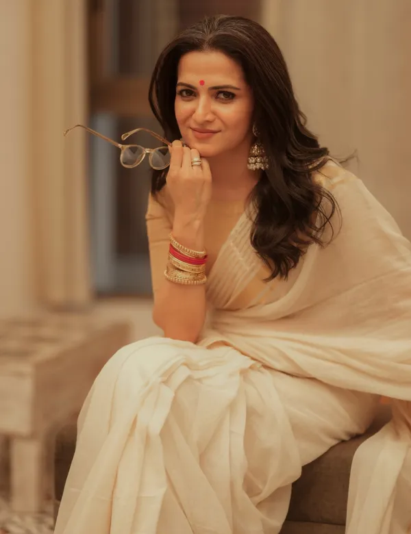Half_White_Premium_Mul_cotton_saree_For_Women