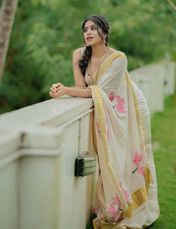 White_Premium_Cotton_Saree_For_Women