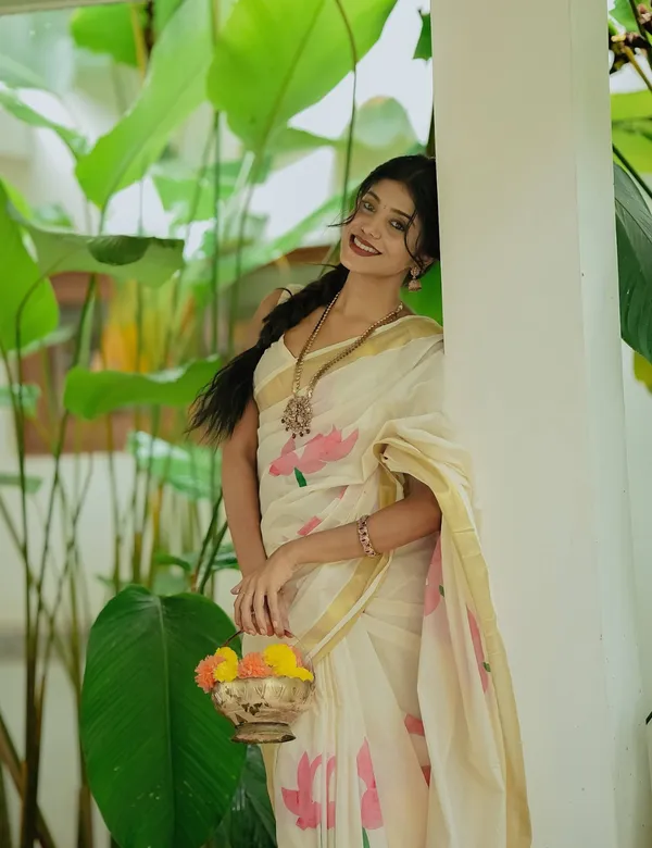 White_Premium_Cotton_Saree_For_Women