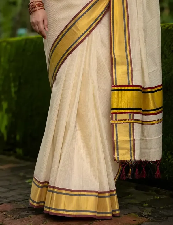 Maroon_&_Black_Micro_Checks_Kasavu_Cotton_Saree_For_Women