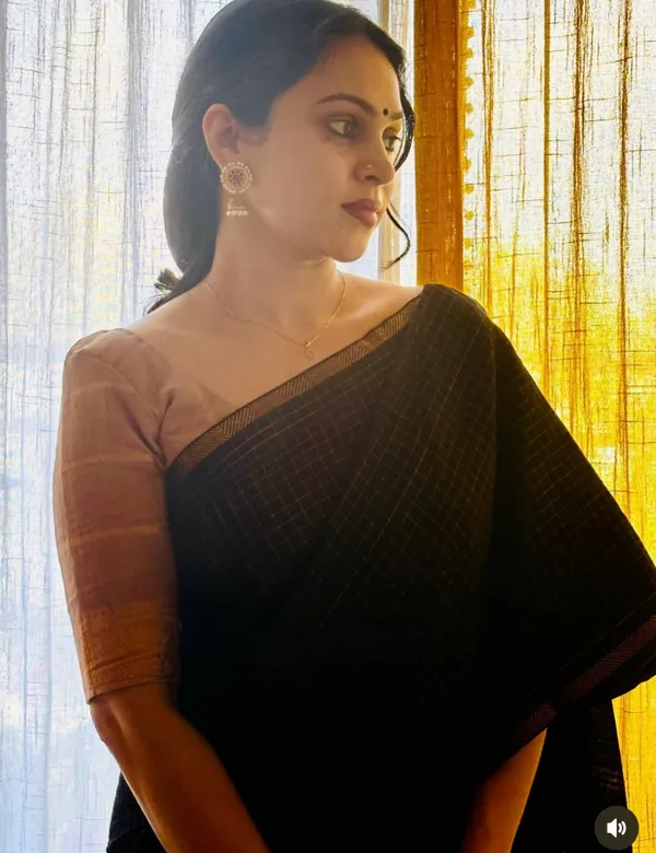 Black_Cotton_Saree_For_Women
