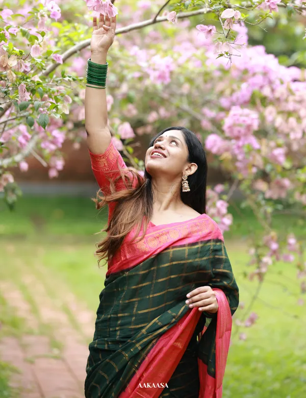 Bottle_Green_Premium_Cotton_Saree_For_Women