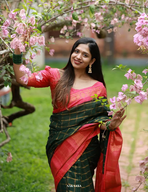 Bottle_Green_Premium_Cotton_Saree_For_Women