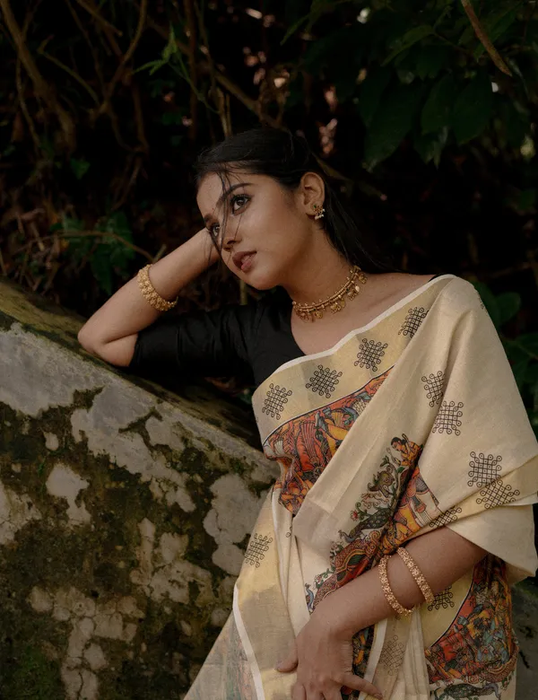 Seetha_Kalyanam_Mural_Kasavu_Tissue_Saree_For_Women