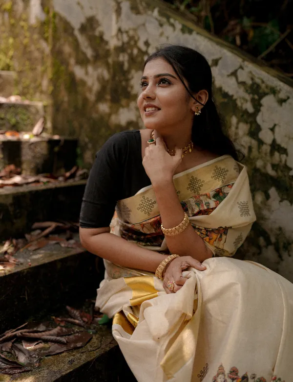 Seetha_Kalyanam_Mural_Kasavu_Tissue_Saree_For_Women