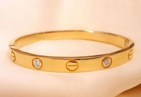 Gold-Tone_Screw_Design_Bracelet_for_Women