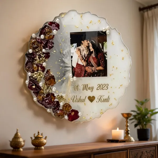 Resin_Floral_Scalloped_Photo_Frame_With_Easel