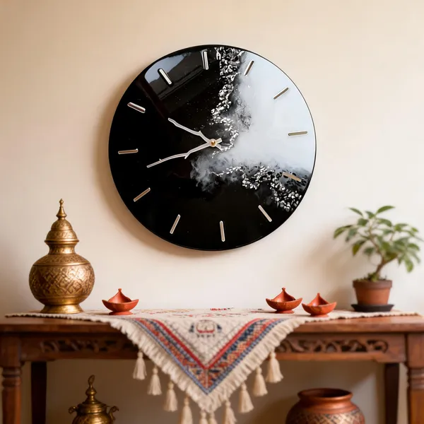 Plastic_Mdf_Black_White_Abstract_Round_Wall_Clock