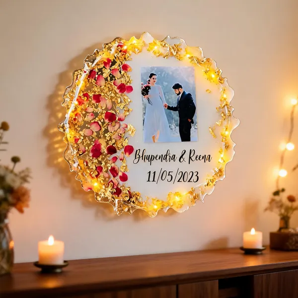 Resin_Floral_Gold_Flakes_Scalloped_Photo_Frame