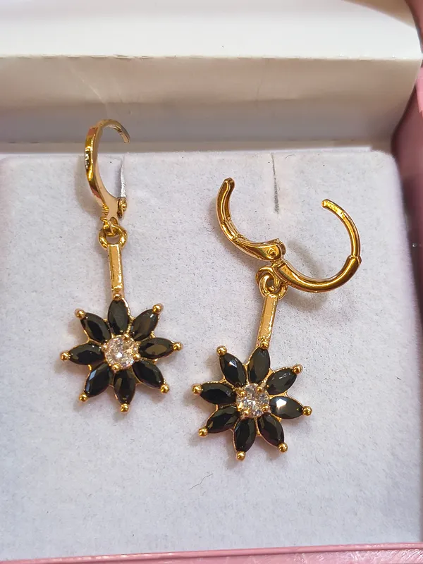 Gold_&_Green_CZ_Diamond_With_Plating_Earrings_For_Women