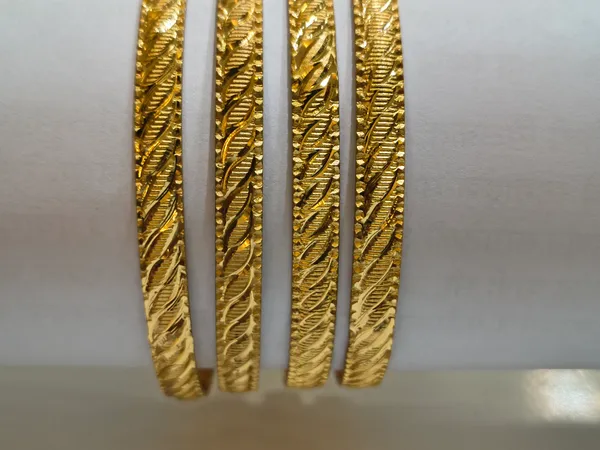 Gold_Copper_Alloy_Bangles_For_Women