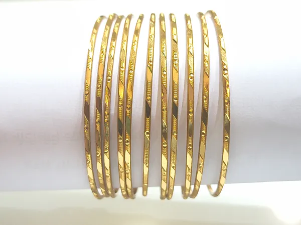 Gold_Copper_Alloy_Bangles_For_Women