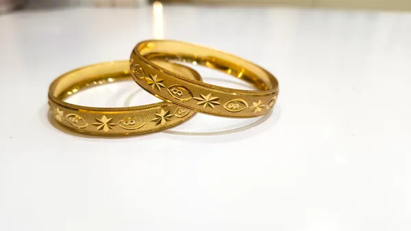 Gold_Copper_Alloy_Bangles_For_Women