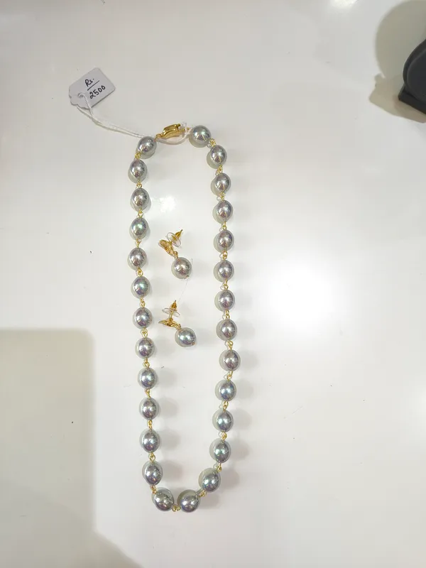 White_MOP_Pearl_And_Gold_Plated__Necklace_Set_For_Women