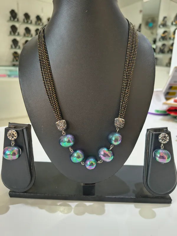 Gold_MOP_Pearl_Necklace_Set_For_Women