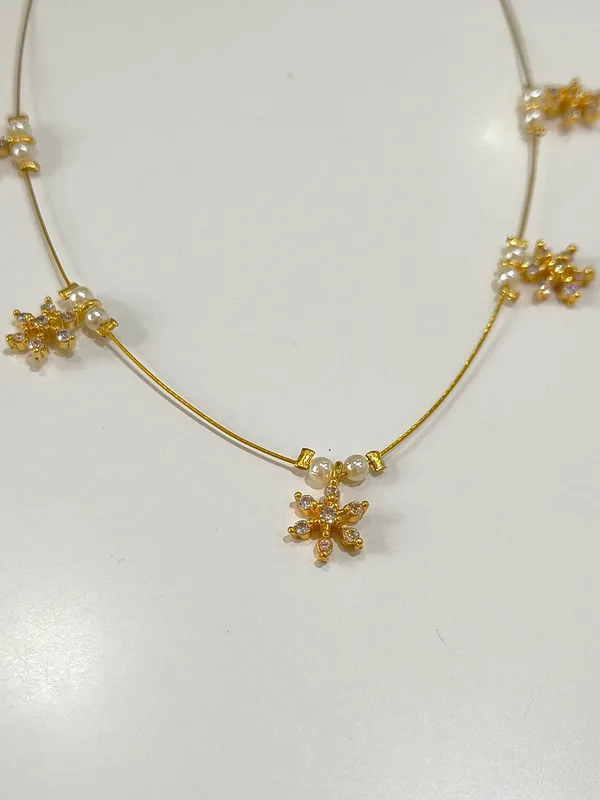 Gold_Copper_Alloy_Necklace_For_Women