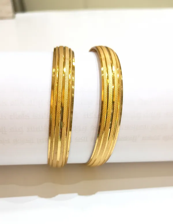 Gold_Copper_Alloy_Bangles_For_Women