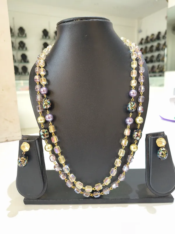 Gold_Copper_Alloy_And_Crystal_Necklace_Set_For_Women