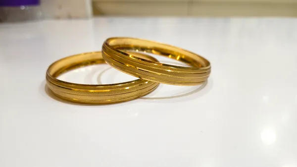Gold_Copper_Alloy_Bangles_For_Women