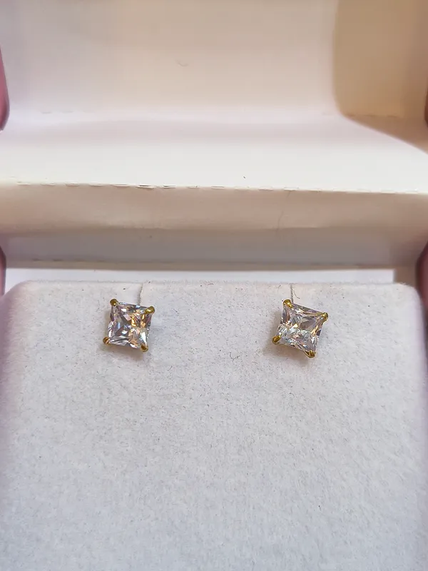 White_CZ_Diamond_Earrings_For_Women
