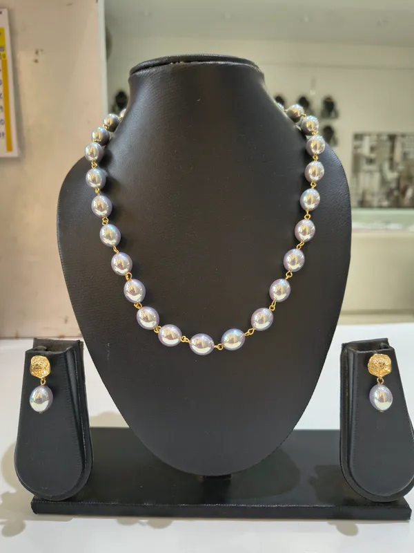 White_MOP_Pearl_And_Gold_Plated__Necklace_Set_For_Women