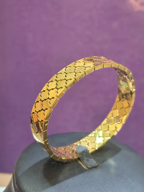 Gold_Copper_Alloy_Bracelet_For_Women