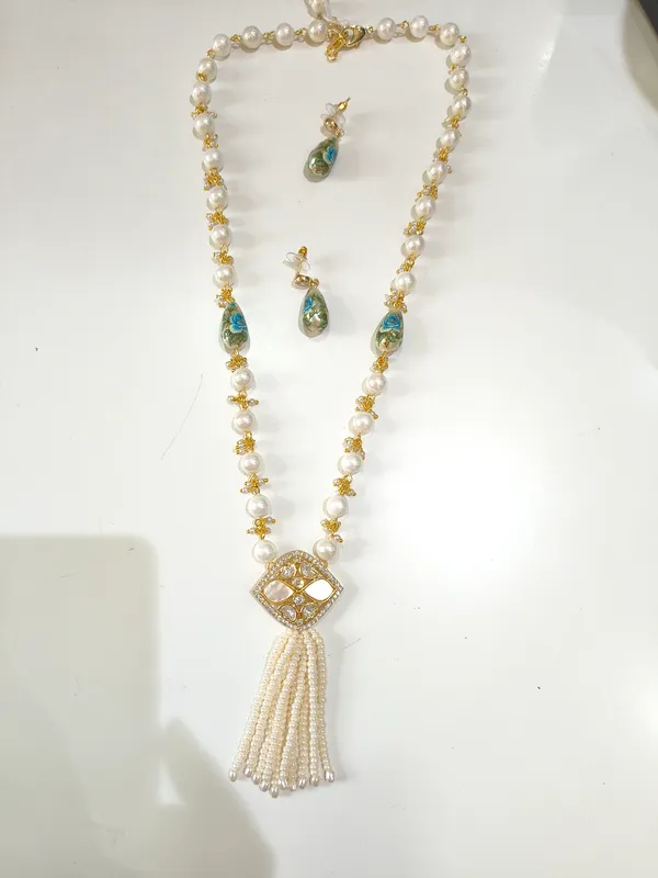 Gold_&_Maroon_MOP_Pearl_And_Copper_Alloy_Necklace_Set_For_Women