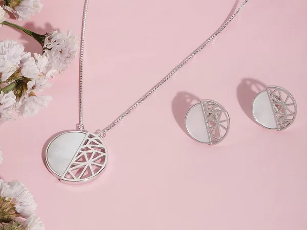Moon_Necklace_With_Earring