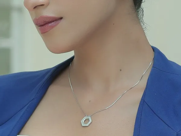 Hexa_Bling_Necklace_With_Earring