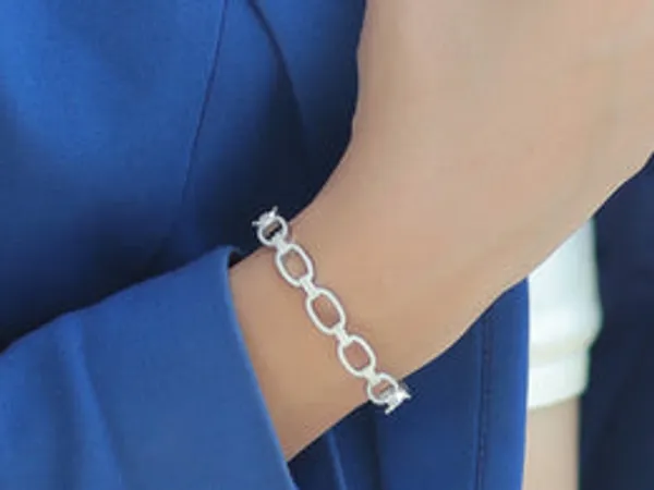 Chained_Bracelet
