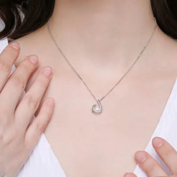 Pearl_D_Necklace