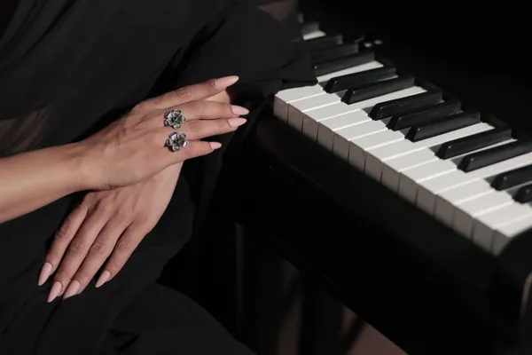 Silver_Sterling_Silver_Chafa_Ring_For_Women