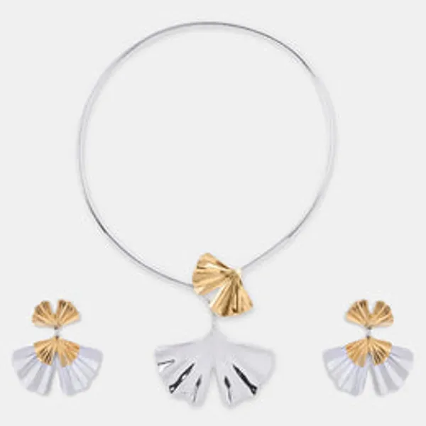 Paper_Pressed_Floral_Necklace