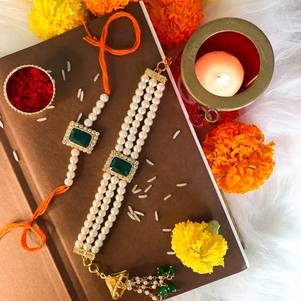 Traditional_Bhaiya_Bhabhi_Lumba_Pearl_&_Rakhi_With_Roli_Chawal