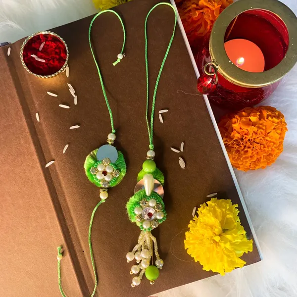 Green_Thread_Beaded_Rakhi_For_Raksha_Bandhan_For_Bhaiya_And_Bhabhi