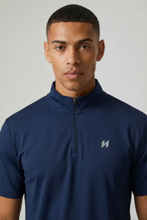 Men_High-Neck_Slim-Fit_Training_T-Shirt
