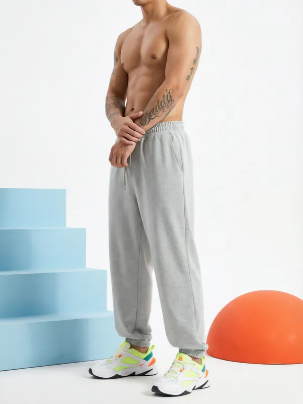 Men_Oversized_Training_Joggers
