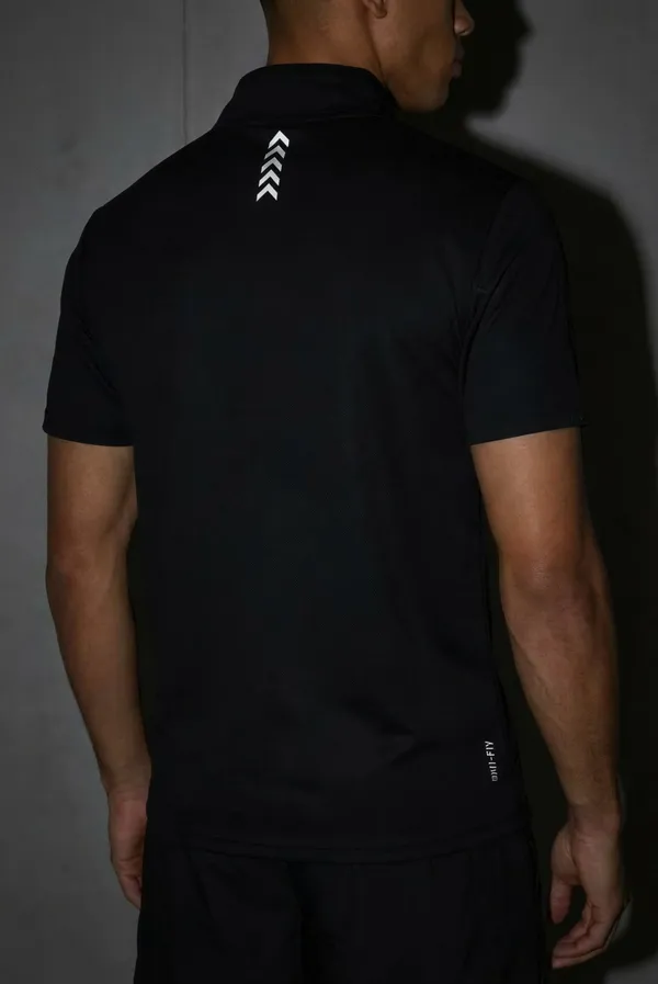Men_High-Neck_Slim-Fit_Training_T-Shirt