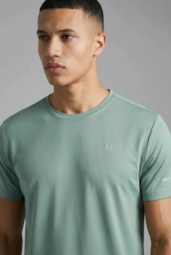 Men_Lightweight_Swift-Dry_Training_T-Shirt