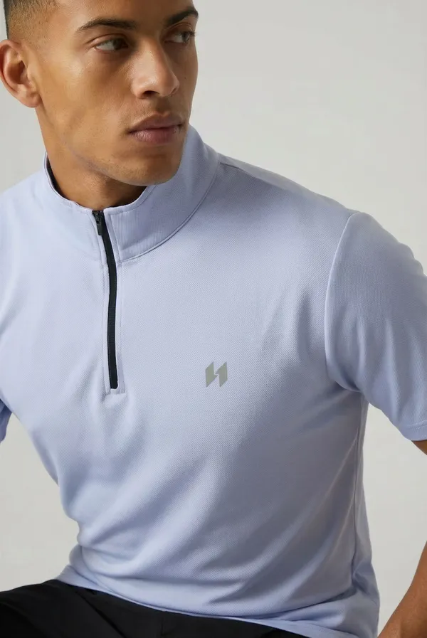 Men_High-Neck_Slim-Fit_Training_T-Shirt