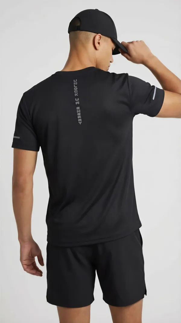 Men_Lightweight_Swift-Dry_Training_T-Shirt
