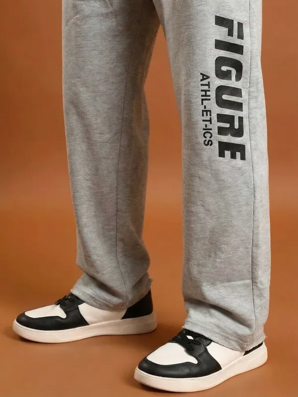 Men_Oversized_Track_Pant