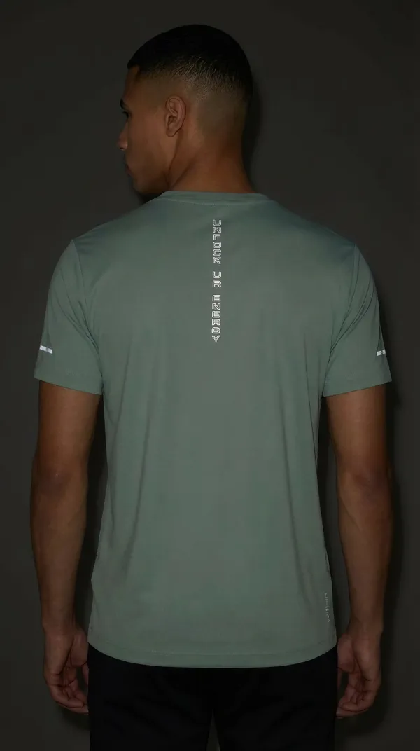 Men_Lightweight_Swift-Dry_Training_T-Shirt