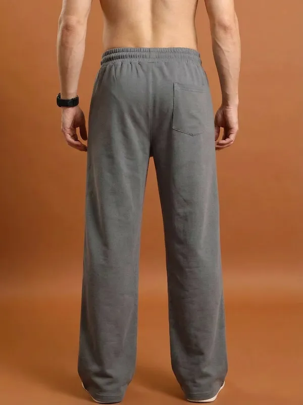 Men_Oversized_Track_Pant