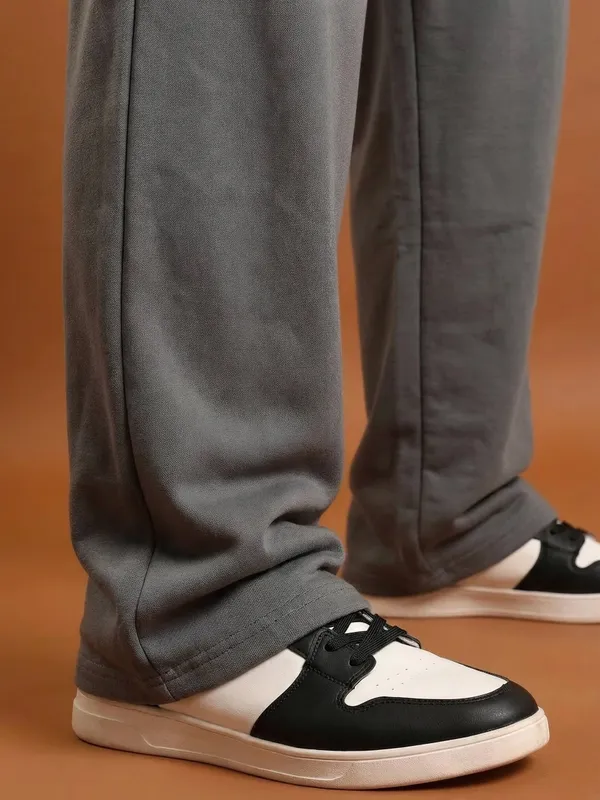 Men_Oversized_Track_Pant